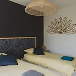 9 Pers 160 M² +jardin- 10mn Nantes -30mn *