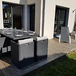 9 Pers 160 M² +jardin- 10mn Nantes -30mn *
