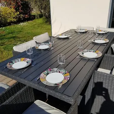 9 Pers 160 M² +jardin- 10mn Nantes -30mn *