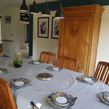 9 Pers 160 M² +jardin- 10mn Nantes -30mn