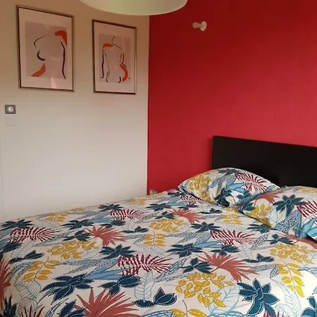 9 Pers 160 M² +jardin- 10mn Nantes -30mn *