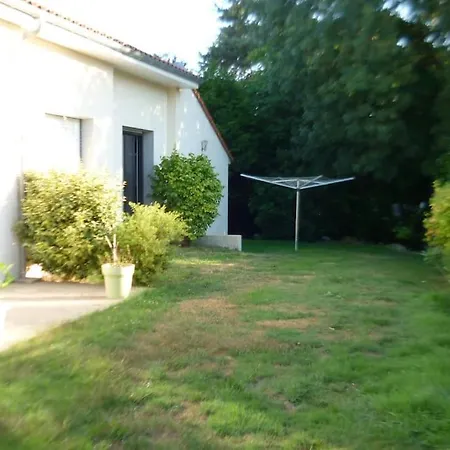 9 Pers 160 M² +jardin- 10mn Nantes -30mn Holiday home