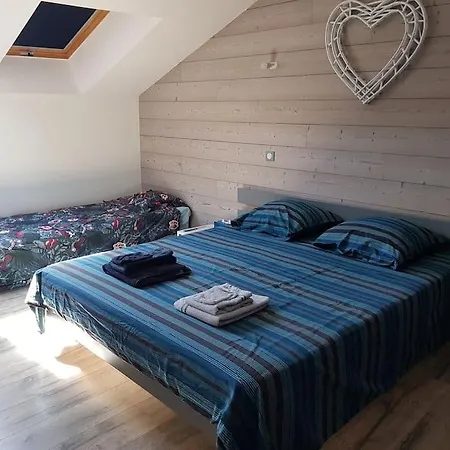 9 Pers 160 M² +jardin- 10mn Nantes -30mn Holiday home Bouguenais