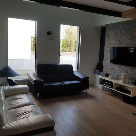 9 Pers 160 M² +jardin- 10mn Nantes -30mn Holiday home
