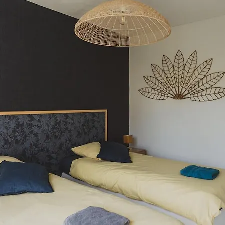 9 Pers 160 M² +jardin- 10mn Nantes -30mn *