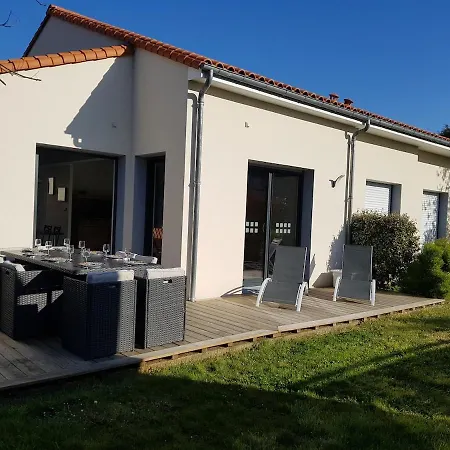 Dom wakacyjny 9 Pers 160 M² +jardin- 10mn Nantes -30mn *