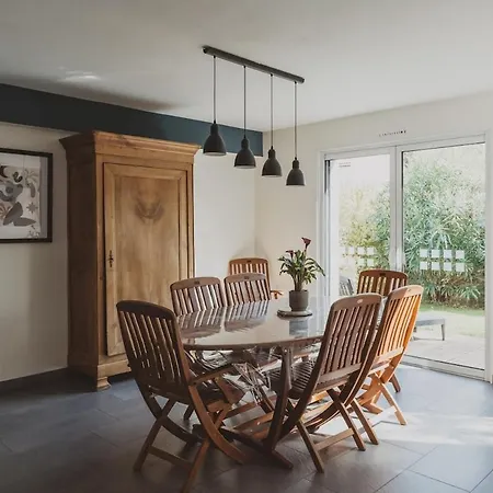 9 Pers 160 M² +jardin- 10mn Nantes -30mn