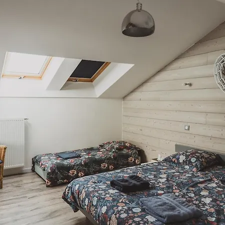 9 Pers 160 M² +jardin- 10mn Nantes -30mn Dom wakacyjny Bouguenais