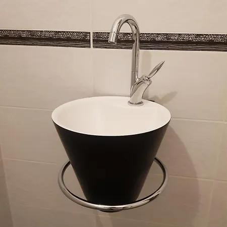 9 Pers 160 M² +jardin- 10mn Nantes -30mn Dom wakacyjny