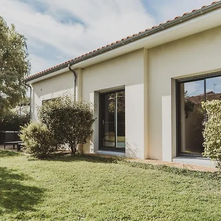9 Pers 160 M² +jardin- 10mn Nantes -30mn بيت للعطل