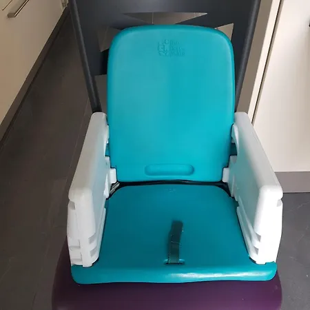 9 Pers 160 M² +jardin- 10mn Nantes -30mn