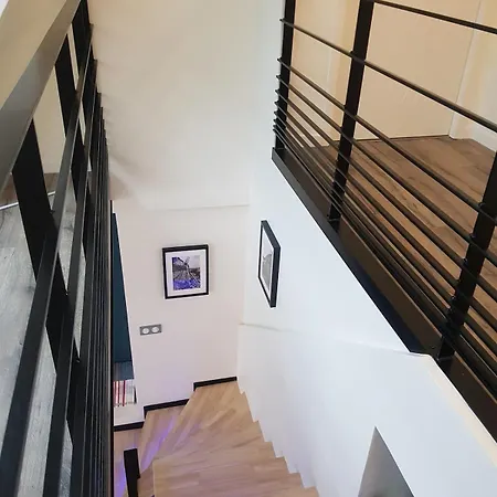 9 Pers 160 M² +jardin- 10mn Nantes -30mn Casa vacanze Bouguenais