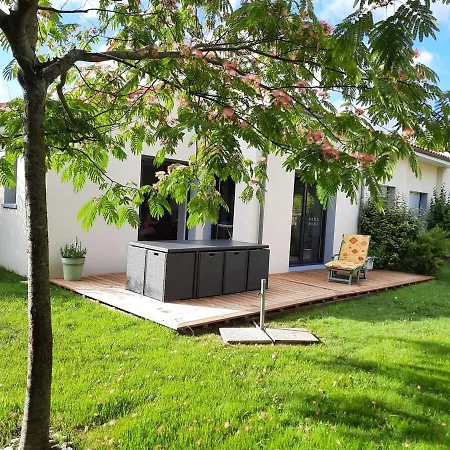 Dom wakacyjny 9 Pers 160 M² +jardin- 10mn Nantes -30mn