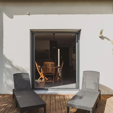 9 Pers 160 M² +jardin- 10mn Nantes -30mn Casa vacanze Bouguenais