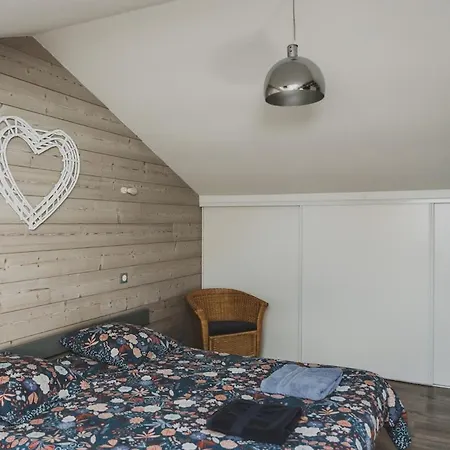 9 Pers 160 M² +jardin- 10mn Nantes -30mn